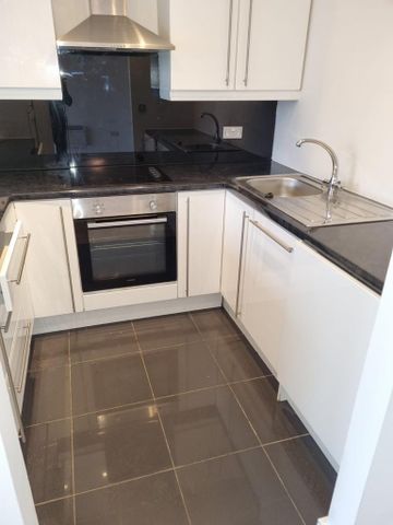 2 bedroom apartment to rent - Photo 2