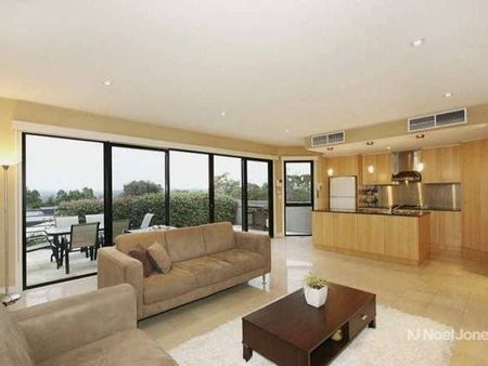 12 Rangeview Terrace, BULLEEN - Photo 3