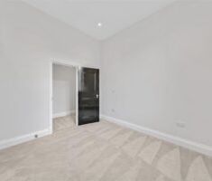 1 BEDROOM Apartment - Ground Floor - Photo 4
