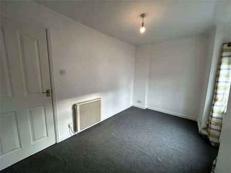 3 bedroom detached house to rent - Photo 2