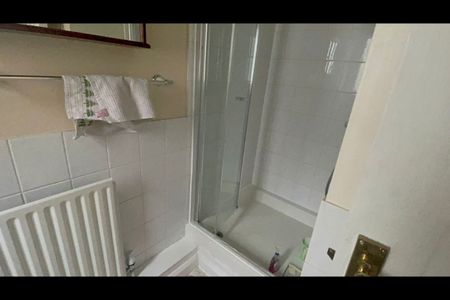 Room in a Shared House, Keats Close, SE1 - Photo 4