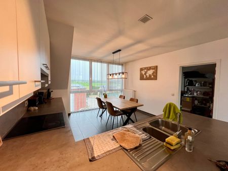 Ruim landelijk gelegen appartement met 2 autostaanplaatsen - Photo 3