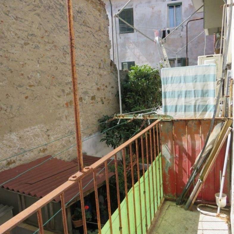 Trilocale buono stato, primo piano, Piazza Roma - Borgo Cappuccini, Livorno - Photo 1