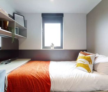 Bronze Studio City View Mid Level - Photo 3