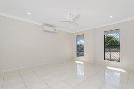 Gorgeous Spacious Home - Photo 4