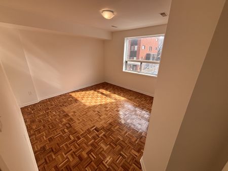 For Lease - 879A Wilson Avenue Unit# Upper, Toronto, Ontario - Photo 2
