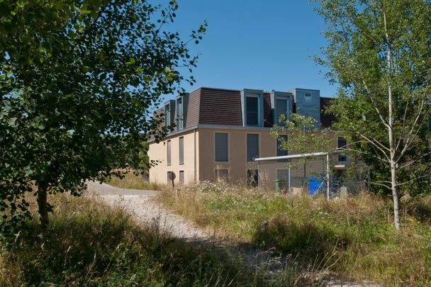 Ruhig gelegene Wohnung mit direktem Zugang zur Natur - Photo 1