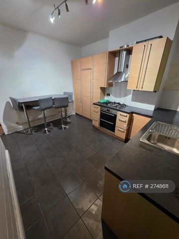 2 bedroom terraced house to rent - Photo 4