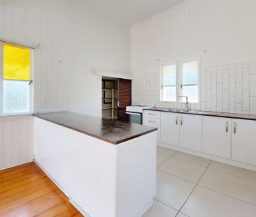 Lots of Character! - Photo 2