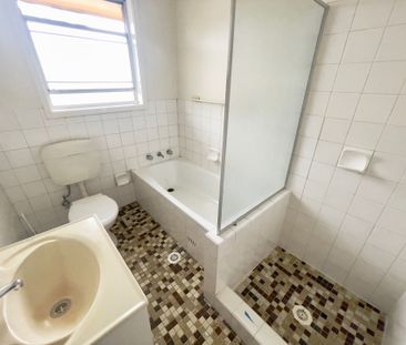 Four Bedroom in Quiet Location! - Photo 4