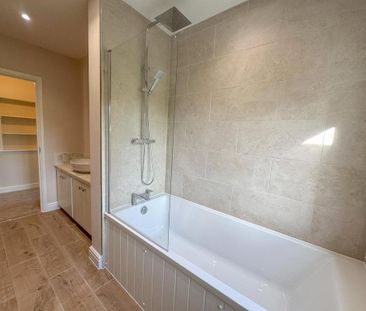 6 bedroom detached house to rent - Photo 6