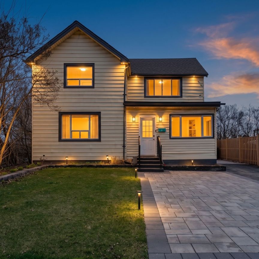 For Lease - 1019 Beach Boulevard, Hamilton, Ontario - Photo 1