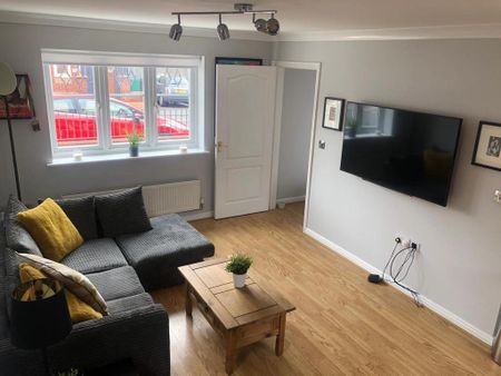 2 bed Detached in Livingston Avenue Wythenshawe, Manchester, M22 1BY - Photo 4