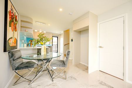 Dedicated Car Park & Pet Friendly - Photo 2