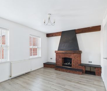 3 Bedroom - Photo 4