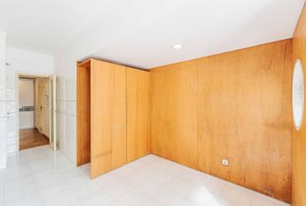 APARTAMENTO T2 NO ARNEIRO - CARCAVELOS