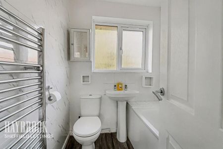 2 bedroom terraced house to rent - Photo 3