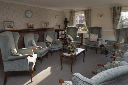 1 bedroom retirement property to rent - Photo 2