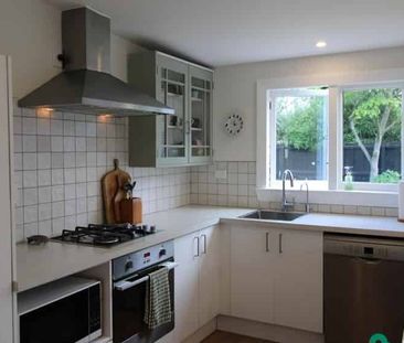 Peaceful Family Retreat in Woolston - Photo 5