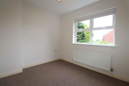 4 Bellevue Manor, Antrim Road, Lisburn, BT28 3NU - Photo 3