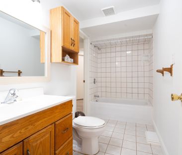 For Lease - 1618 Major Oaks Road, Pickering, Ontario - Photo 3