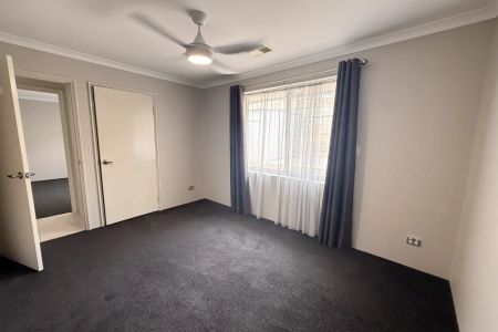 Spacious Coastal Family Living with Side Access - Just 800m to Melros Beach - Photo 3