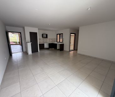 Location Appartement 3 pièces 68m² ST DENIS 97490 - Photo 3