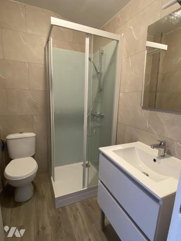 Maison mitoyenne rénovée - Photo 3