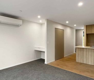 SPREYDON - MODERN TOWNHOUSE, TWO BEDROOMS, SINGLE GARAGE - Photo 5