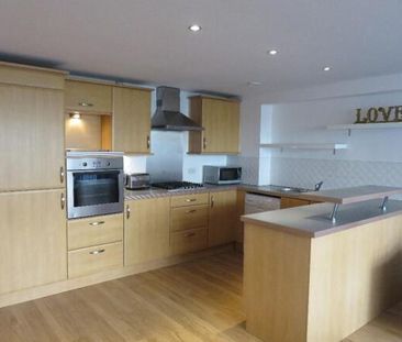 2 bedroom flat to rent - Photo 2