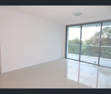 4205/25-31 East Quay Drive, Biggera Waters, Qld 4216 - Photo 3