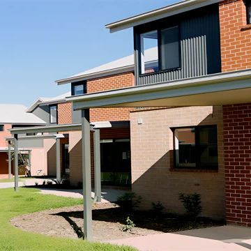 5 Bedrooms Apartment West - Photo 1