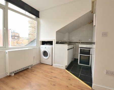 Station Road, Redhill, Surrey, RH1 - Photo 5