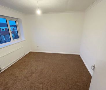 3 Bedroom House, Sorrell Drive, Eastbourne - Photo 2