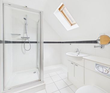 Upper Meadow, Gerrards Cross, Buckinghamshire,SL9 - Photo 2