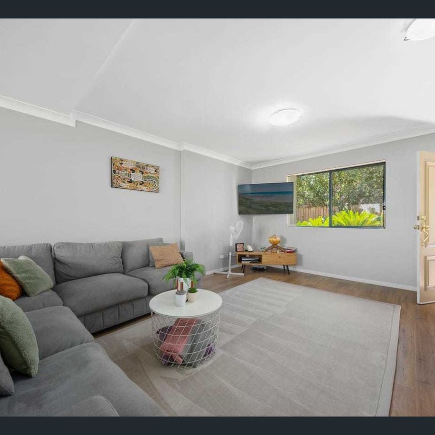 EXCEPTIONAL 2 BEDROOM TOWNHOUSE - Photo 1