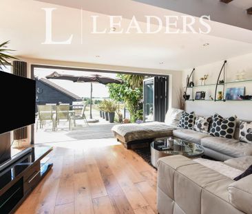 4 bedroom detached house to rent - Photo 1