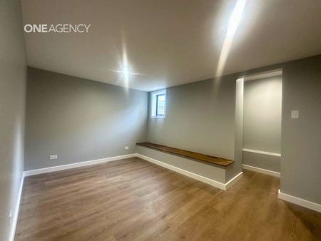 Spacious & Stylish - Photo 3