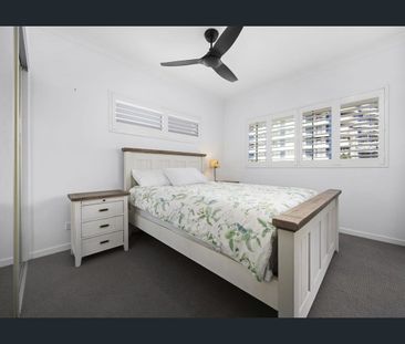 Spacious Apartment With Water Views - Photo 4