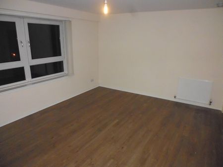 Finlay Drive, Glasgow, G31 2BD - Photo 2