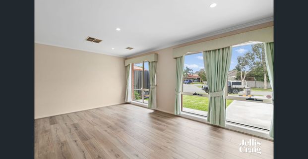 Modern, Low-Maintenance Living in a Quiet Chelsea Heights Court - Photo 1