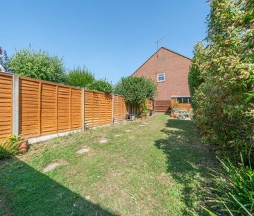 Manor Way, Croxley Green - Photo 1