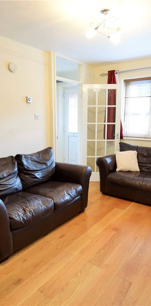 Cross Gates Close, Bracknell Cross Gates Close, Bracknell - Photo 1