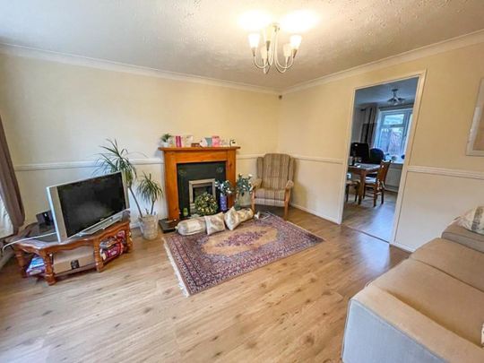 3 bed Semi-Detached House for Rent - Photo 1