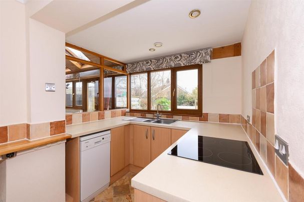 4 bedroom semi-detached house to rent - Photo 1