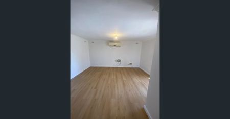 Charming 3-Bedroom Home - Photo 3