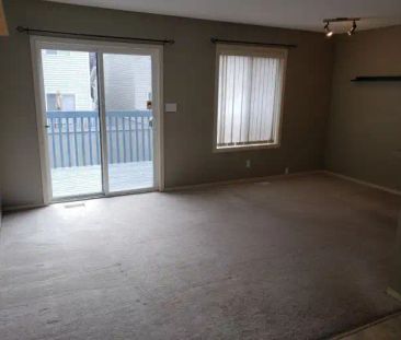 Spacious 3 Bedroom Duplex in Miller Community (NE) | 75 - 14603 Mil... - Photo 1