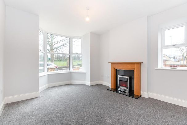 4 bedroom end of terrace house to rent - Photo 1