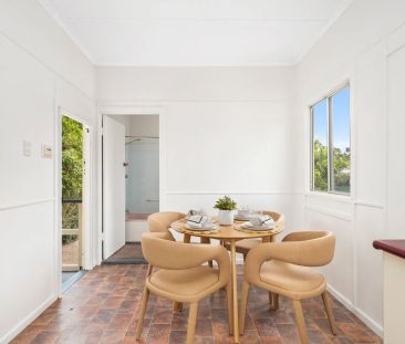 Freshly Updated 3-Bedroom Home in Prime Scarborough Location. Conta... - Photo 5