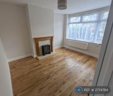 3 bedroom semi-detached house to rent - Photo 3